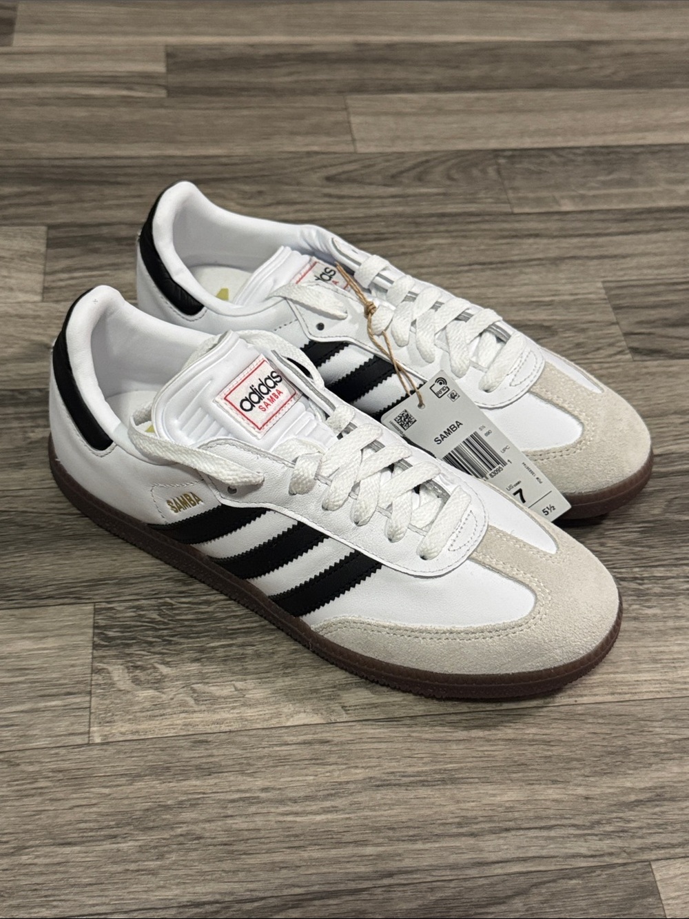 NWT Adidas samba indoor soccer shoes men’s sz 6, women’s sz 7